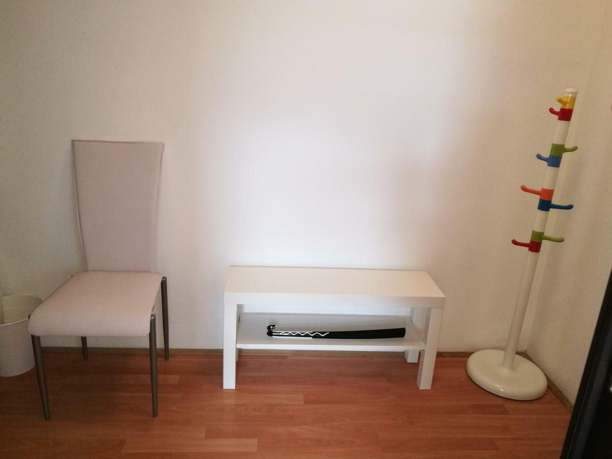 Mia Airport Studio Apartment Velika Gorica Buitenkant foto